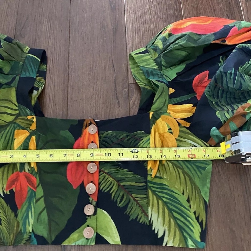 🆕 Farm Rio Cocoa Forest Tropical Print Cropped Button Down Top Size M - Picture 11 of 16